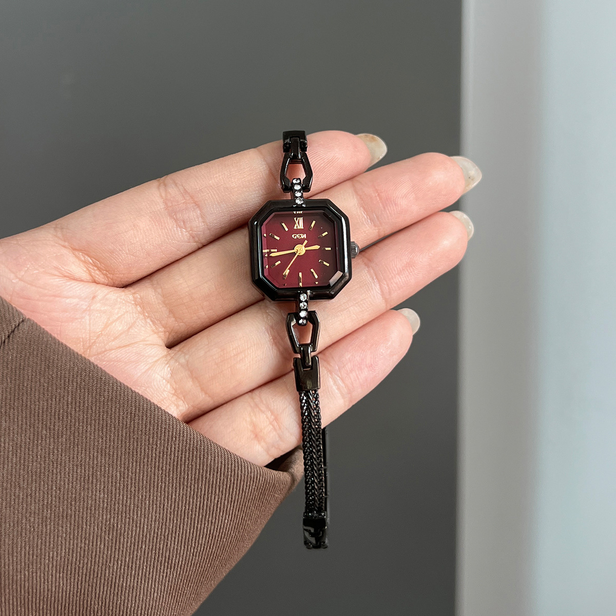 Квадратные модные изысканные к – обзор и цена Luxury Watch Value